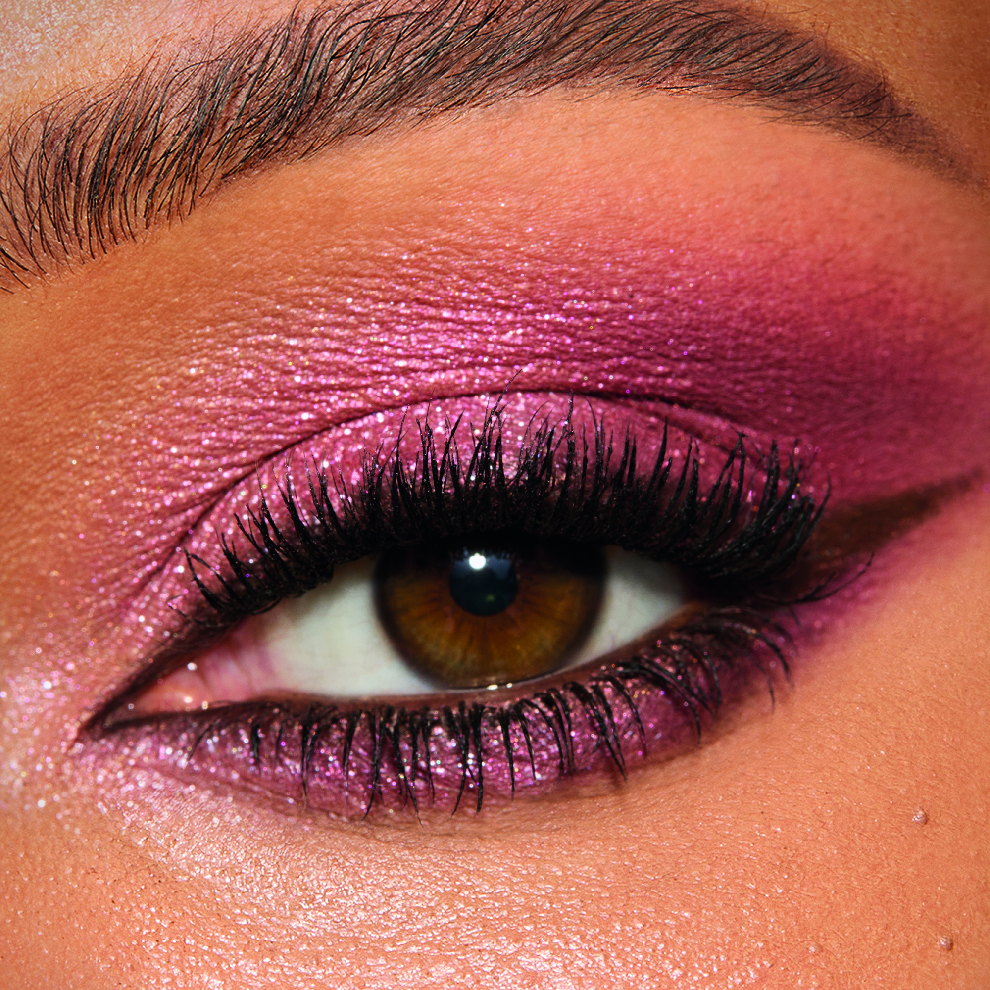 PINK LOVE CHARLOTTE'S PALETTE OF BEAUTIFYING EYE TRENDS - Image 3