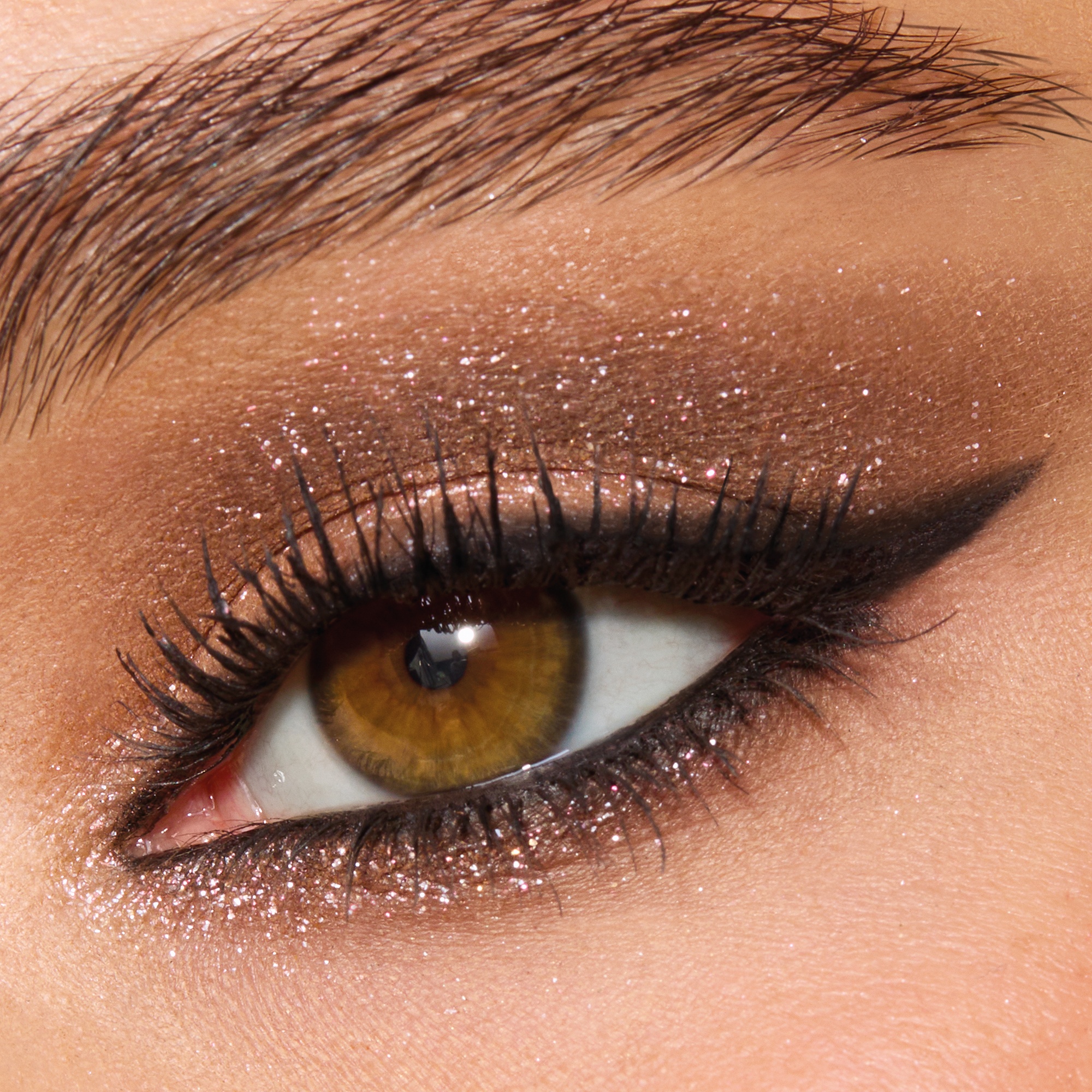 SUPER NEUTRAL CHARLOTTE'S PALETTE OF BEAUTIFYING EYE TRENDS - Image 3