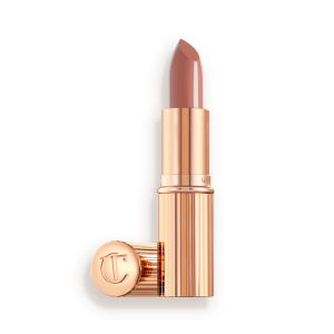 K.I.S.S.I.N.G - RUNWAY ROYALTY THE SUPER NUDES